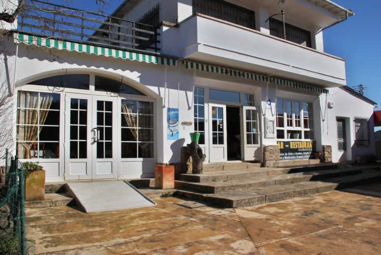 Restaurante Cuevas del Águila Arenas de San Pedro, Ávila, Valle del Tiétar sur de Gredos