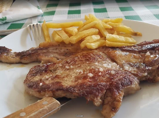 Restaurante Asador Cuevas del Águila: gastronomía de Gredos en Arenas de San Pedro