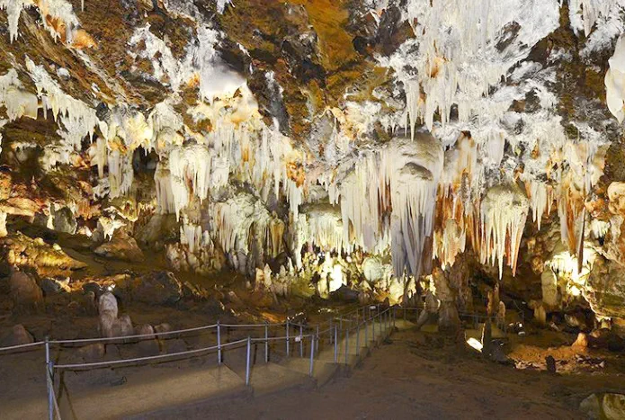 Cuevas del Águila Arenas de San Pedro
